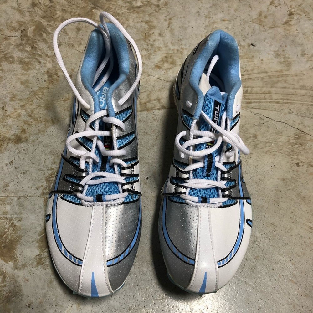Brooks spikes